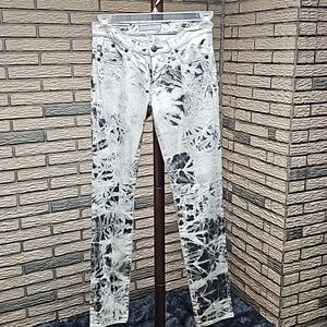 NWOT Rock and Republic Berlin Jeans Sz 4